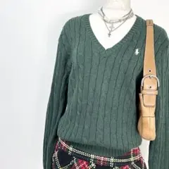 ケーブルニット vネック