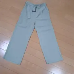 GU　グリーン　ベルトタックストレートパンツ　XL 　ミント　ジーユー