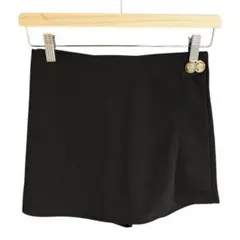 ゴールドボタン付き ラップスカート風 ショートパンツ キュロット Mサイズ 黒
