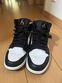 NIKE AIR JORDAN 1 MID White high