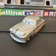 カーズ トミカ ドックハドソン シルバーレーサータイプのサムネイル