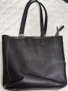 美品イッセイミヤケクロレザーマグネットショルダーバック上質 - メルカリ