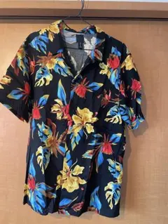 H&M アロハシャツ 半袖 ブラック 花柄 サイズMのサムネイル