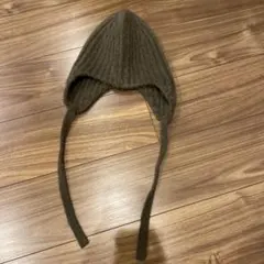 値下げ【美品】リブ編み 紐付きニット帽　カーキ　ビーニー　レディース　オリーブ