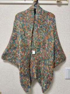 カワイイ配色のニットポンチョ