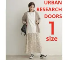 未使用品です★ URBAN RESEARCH DOORS ドットプリーツスカート
