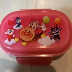 アンパンマン　お弁当箱　ピンク