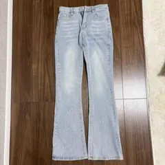美品 デニム デニムパンツ ジーパン フレアデニムのサムネイル