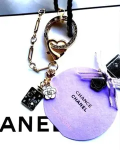 CHANEL ノベルティチャーム2点と（社外品）キーホルダー黒巾着オマケ