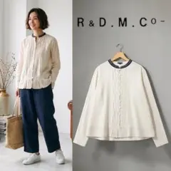 美品★オールドマンズテーラー R&D.M.Co- ピンタック 刺繍 ブラウスのサムネイル