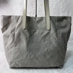アマカ AMACA エンブレム刺繍 ナイロン トートバッグ グレー A4収納可のサムネイル