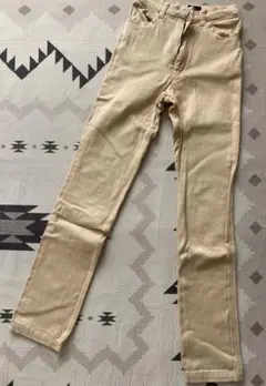 フェロモン　ベージュ ストレッチパンツ