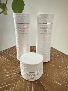 DECORTÉ AQ アブソリュート ブライトニング 3点セットのサムネイル