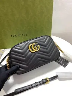 GU㏄I ブラック ショルダーバッグ