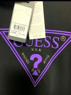 新品 GUESS Tシャツ ブラック パープルロゴのサムネイル