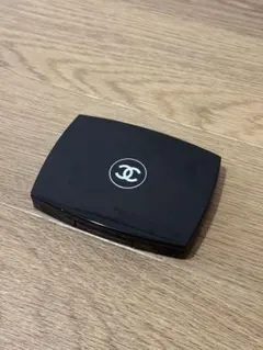 CHANEL TRAVEL MAKEUP PALETTEのサムネイル