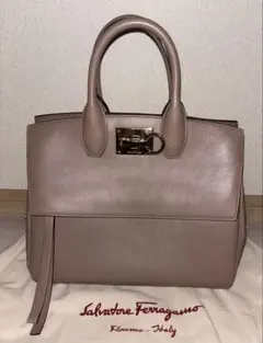 2026年最新】フェラガモ バッグ スタジオの人気アイテム - メルカリ