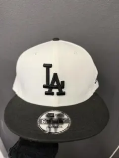 NEW ERA 9FIFTY LAキャップ ホワイト/ブラック