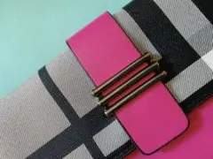 可愛いピンク系携帯お財布ショルダー（チェック柄）