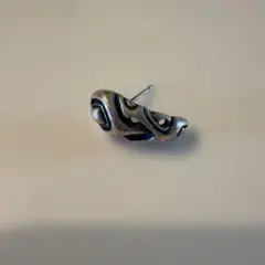 シルバー 曲線模様 片耳用ピアス