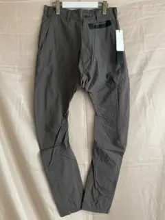 B00386 JULIUS ユリウス　ツイステッドサルエルパンツのサムネイル
