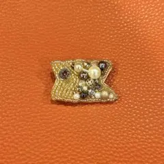 【匿名配送】ビーズ刺繍ブローチ