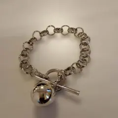 シルバーチェーンブレスレット ボールチャーム付き