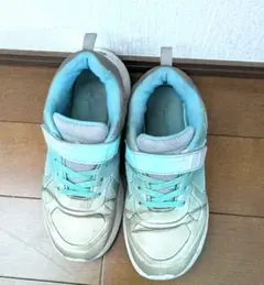 【23.5cm】スニーカー ベルクロストラップ付き