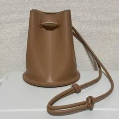 CHARLES & KEITH バケットバッグ 大容量 斜めがけ ショルダー