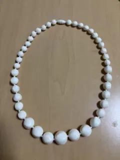 《週末セール》昭和レトロ 白 ホワイト ネックレス アクセサリー
