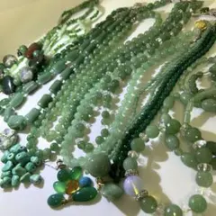翡翠と水晶のネックレス 天然石 ひすい 遺品整理 生前整理 蚤の市 翡翠 