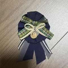 ファミリアブローチ