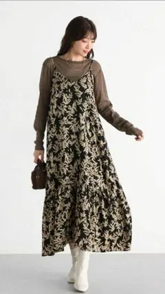 ☆　新品　送料込み　☆　Vin　リーフパターン　キャミワンピース