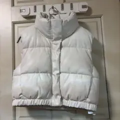 美品　ZARA ショートダウンベスト