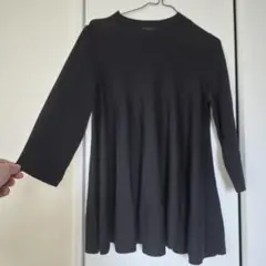 COS 七分袖 フレアトップス ブラックのサムネイル