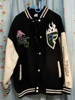 刺繍デザイン スタジャン 黒と白