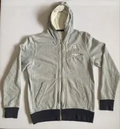 イタリアカジュアルブランドAVIOフードジッパーアクセントのスウェットパーカー