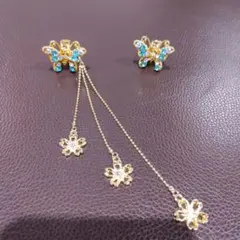 蝶の形状 ヘアピン 青色ストーン付き