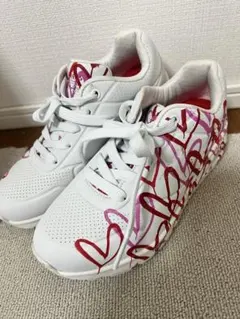 ハートデザイン ホワイトスニーカー　スケッチャーズ