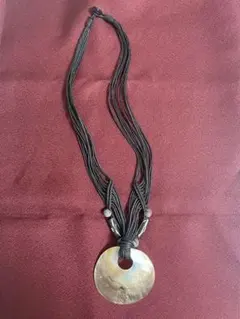 貝殻円形ペンダントネックレス