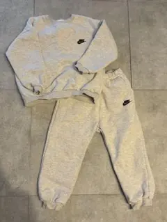 キッズ　スエットセットアップ