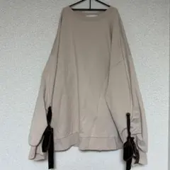 Couture Broochリボン付きオーバーサイズスウェット ベージュ