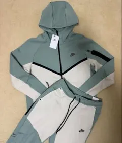 ★新品未使用タグ付★Lサイズ　ナイキ★テックフリース　セットアップ
