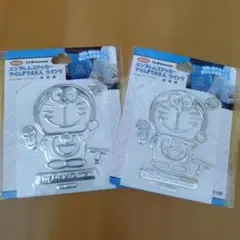 ドラえもん　エンブレムステッカー 　車ボディやパソコン等に！【２枚】