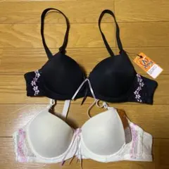 【最終お値下げ新品未使用品】黒と白のレースブラジャー2点セット Ｂ75