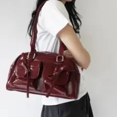 バーガンディ ショルダーバッグ フロントポケット付き