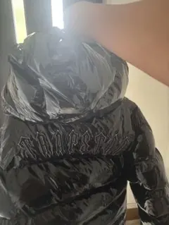 新品 TRAPSTAR ダウンジャケット メンズ 光沢ブラック Mサイズ