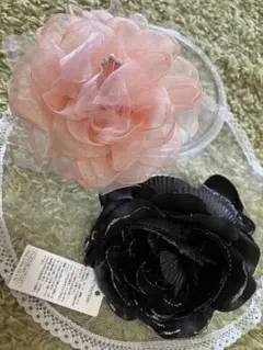 ★新品・未使用コムサ❤️コサージュ 黒 とピンク系2点セット❣️ お値下げ‼️