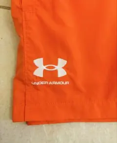 UNDER ARMOUR ショートパンツ オレンジ Sのサムネイル
