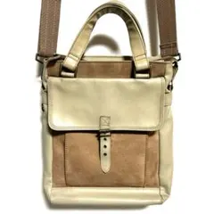 COMME CA ISM コムサ イズム　ベージュとブラウンのショルダーバッグ